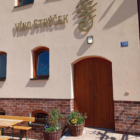 Sklep Vino Strycek Guest House Velké Bílovice Eksteriør bilde